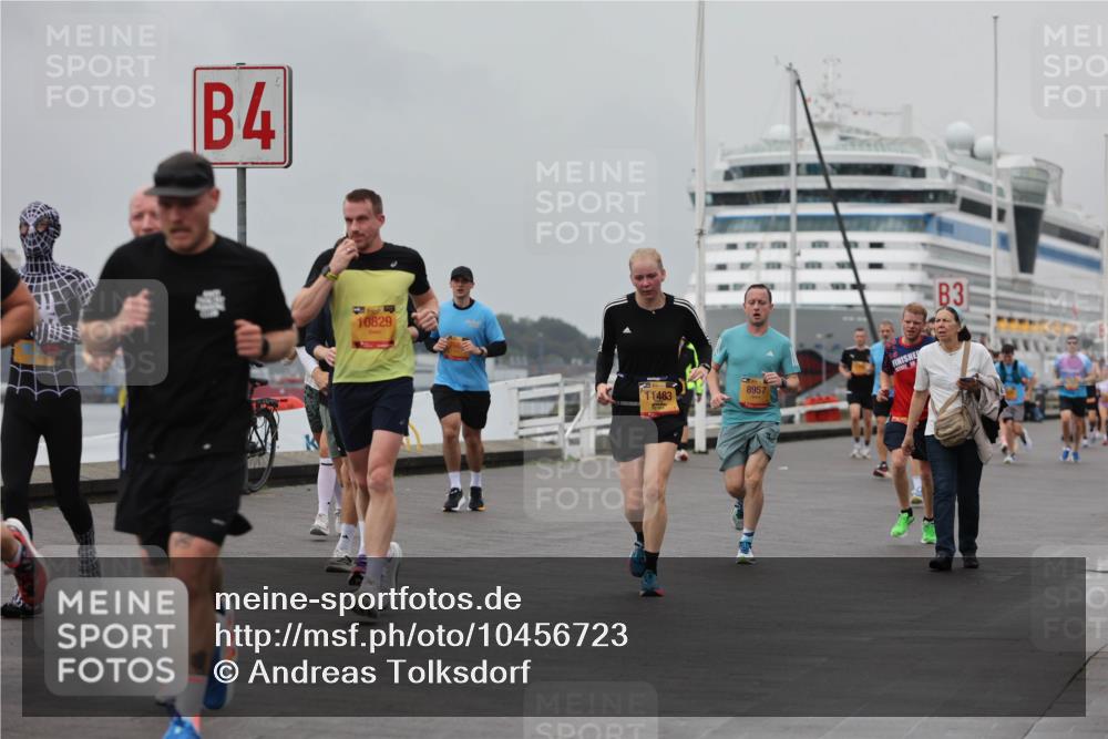 13.09.2026 - Kiel Lauf Andreas Tolksdorf http://msf.ph/oto/10456723 13.09.2026 11:57:31 Kiellinie 4, 10829, 11483, 8957, 3 meine-sportfotos.de