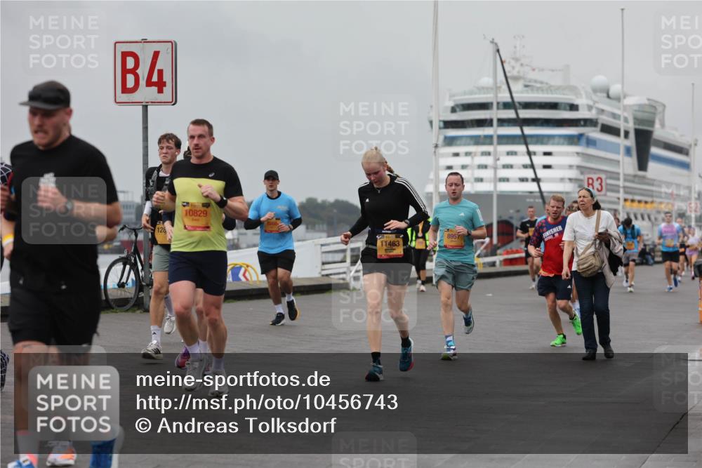 13.09.2026 - Kiel Lauf Andreas Tolksdorf http://msf.ph/oto/10456743 13.09.2026 11:57:31 Kiellinie 4, 128, 10829, 11483, 8957, 3 meine-sportfotos.de