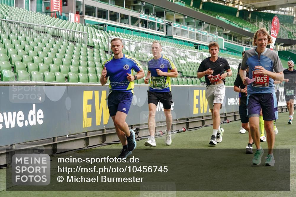 13.09.2026 - 21. swb-Marathon Bremen Michael Burmester http://msf.ph/oto/10456745 13.09.2026 12:53:38 Laufen im Stadion 102, 107, 145, 189, 313, 376, 385, 461, 472, 481, 541, 560, 615, 616, 666, 675, 683, 696, 740, 755, 792, 816, 827, 982, 985, 987, 1033, 1056, 1076, 1207, 1252, 1297, 1419, 1433, 1445, 1468, 1528, 1542, 1551, 1631, 1646, 1658, 1664, 1704, 1707, 1814, 2007, 2043, 2055, 2203, 2280, 2350, 2362, 2401, 2422, 2454, 2480, 2498, 2499, 2623, 2701, 2767, 2820, 2824, 2858, 2882, 2913, 2962, 2971, 2997, 3054, 3085, 3149, 3236, 3336, 3357, 3362, 3413, 3448, 3988, 4283, 4605 meine-sportfotos.de