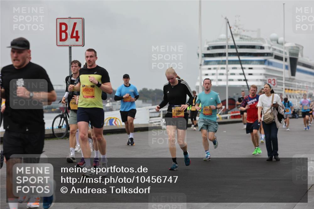 13.09.2026 - Kiel Lauf Andreas Tolksdorf http://msf.ph/oto/10456747 13.09.2026 11:57:31 Kiellinie 4, 1284, 10829, 11483, 8957, 3 meine-sportfotos.de