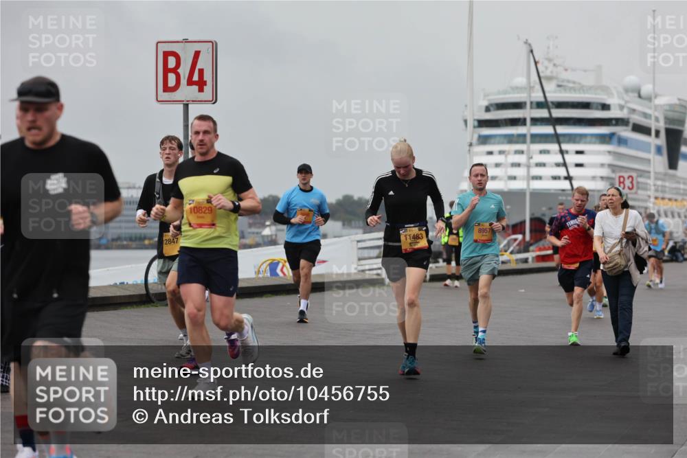13.09.2026 - Kiel Lauf Andreas Tolksdorf http://msf.ph/oto/10456755 13.09.2026 11:57:32 Kiellinie 4, 2847, 10829, 11483, 8957, 3 meine-sportfotos.de