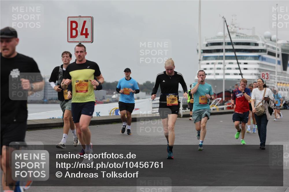13.09.2026 - Kiel Lauf Andreas Tolksdorf http://msf.ph/oto/10456761 13.09.2026 11:57:32 Kiellinie 4, 1284, 10829, 11483, 8957, 3 meine-sportfotos.de