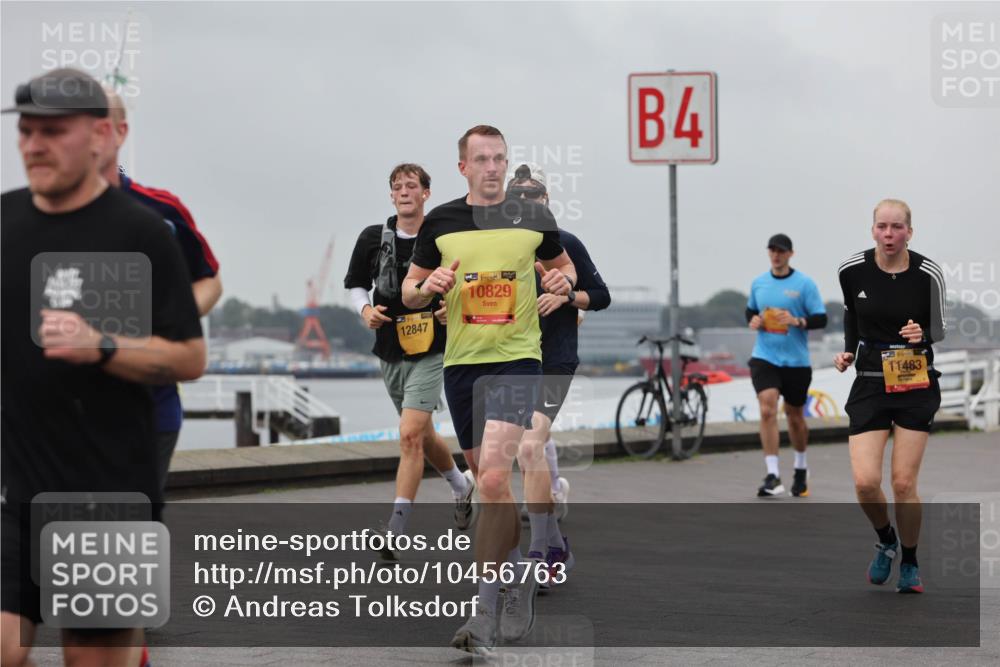 13.09.2026 - Kiel Lauf Andreas Tolksdorf http://msf.ph/oto/10456763 13.09.2026 11:57:33 Kiellinie 12847, 10829, 4, 1939, 11483 meine-sportfotos.de