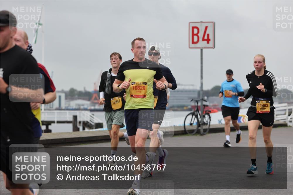 13.09.2026 - Kiel Lauf Andreas Tolksdorf http://msf.ph/oto/10456767 13.09.2026 11:57:33 Kiellinie 12847, 10829, 4, 11483 meine-sportfotos.de