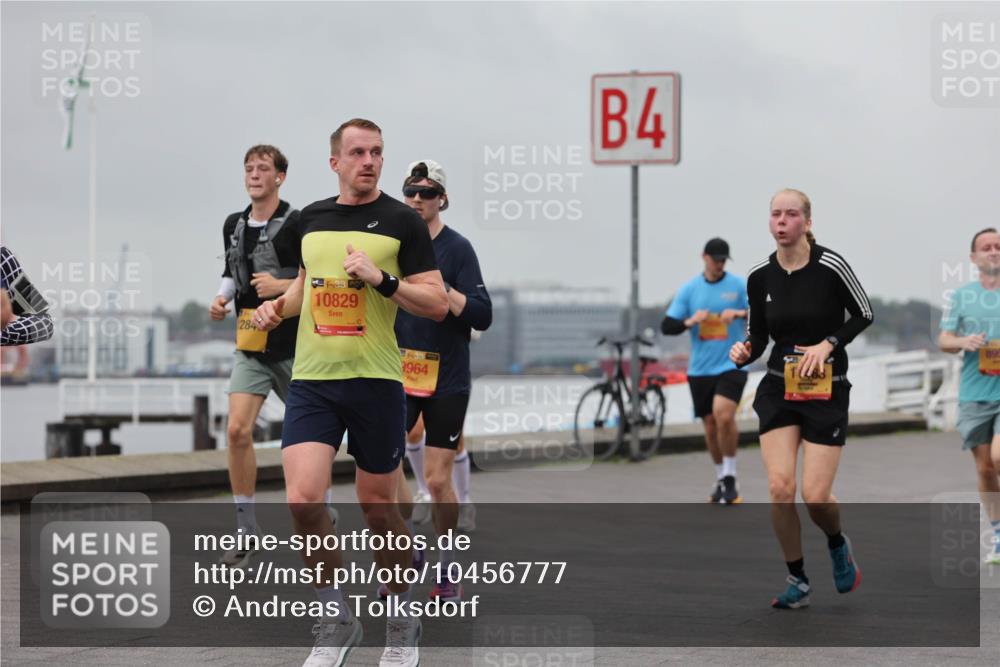 13.09.2026 - Kiel Lauf Andreas Tolksdorf http://msf.ph/oto/10456777 13.09.2026 11:57:33 Kiellinie 284, 48, 10829, 9964, 4 meine-sportfotos.de