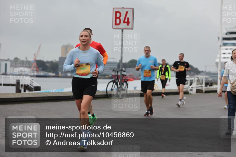 13.09.2026 - Kiel Lauf Andreas Tolksdorf http://msf.ph/oto/10456869 13.09.2026 11:57:39 Kiellinie 1138, 7965, 4, 10266 meine-sportfotos.de