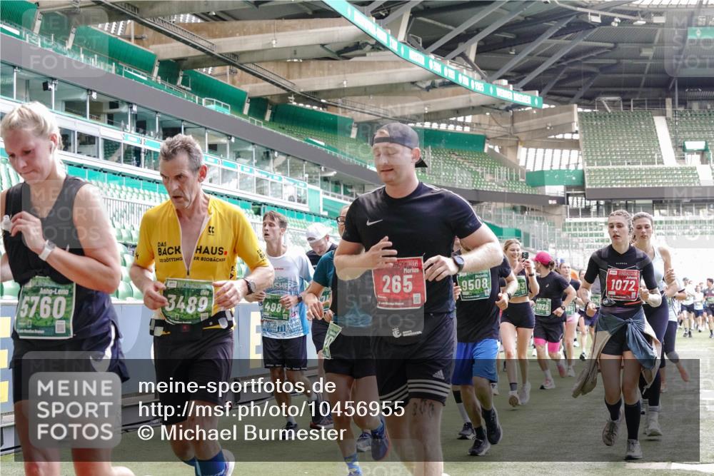 13.09.2026 - 21. swb-Marathon Bremen Michael Burmester http://msf.ph/oto/10456955 13.09.2026 13:11:25 Laufen im Stadion 265, 373, 581, 703, 843, 984, 1113, 1226, 1435, 1738, 1849, 1851, 1855, 1867, 1894, 1936, 1952, 1967, 2202, 2248, 2268, 2281, 2284, 2299, 2330, 2333, 2336, 2339, 2342, 2353, 2375, 2377, 2398, 2426, 2432, 2443, 2530, 2531, 2553, 2589, 2654, 2659, 2669, 2673, 2682, 2714, 2784, 2785, 2804, 2819, 2822, 2836, 2850, 2907, 2932, 2976, 3026, 3027, 3079, 3082, 3089, 3122, 3143, 3159, 3174, 3207, 3208, 3308, 3328, 3349, 3352, 3370, 3409, 3410, 3470, 3549, 551 meine-sportfotos.de