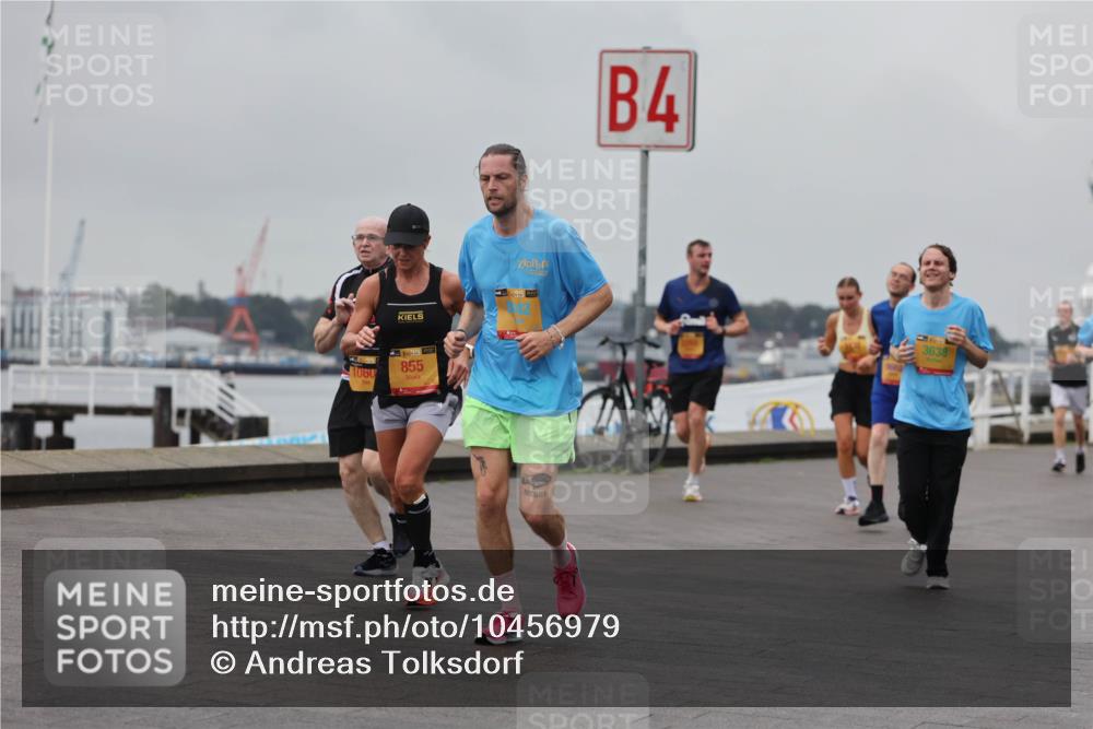 13.09.2026 - Kiel Lauf Andreas Tolksdorf http://msf.ph/oto/10456979 13.09.2026 11:58:05 Kiellinie 38, 1060, 1, 39, 855, 4, 3638 meine-sportfotos.de