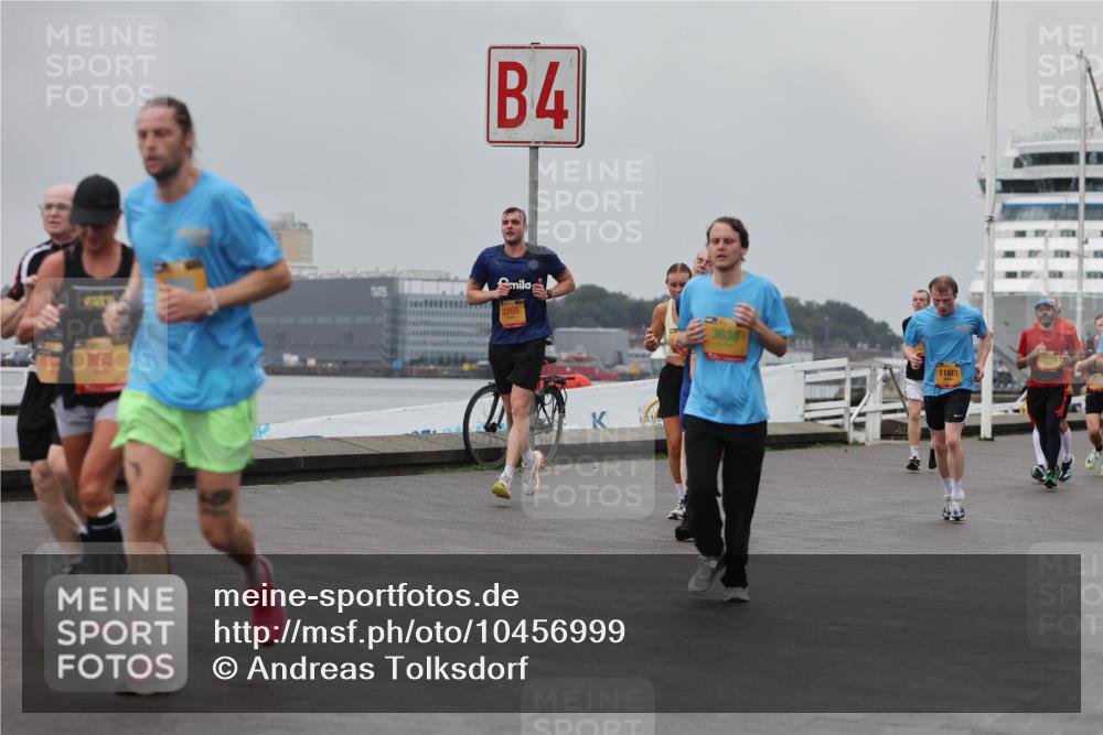 13.09.2026 - Kiel Lauf Andreas Tolksdorf http://msf.ph/oto/10456999 13.09.2026 11:58:05 Kiellinie 4, 3265, 3638, 11601 meine-sportfotos.de