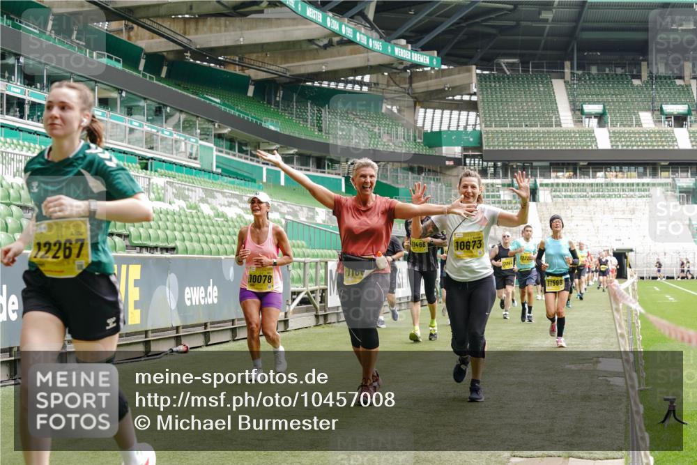 13.09.2026 - 21. swb-Marathon Bremen Michael Burmester http://msf.ph/oto/10457008 13.09.2026 10:33:25 Laufen im Stadion 10018, 10067, 10078, 10166, 10177, 10184, 10203, 10211, 10226, 10236, 10240, 10243, 10246, 10249, 10254, 10256, 10297, 10300, 10322, 10355, 10365, 10372, 10374, 10379, 10383, 10394, 10408, 10410, 10415, 10423, 10428, 10443, 10486, 10494, 10517, 10518, 10530, 10540, 10550, 10565, 10578, 10604, 10646, 10668, 10670, 10673, 10675, 10687, 10690, 10691, 10699, 10703, 10707, 10721, 10728, 10745, 10749, 10750, 10771, 10772, 10787, 10788, 10794, 10809, 10857 meine-sportfotos.de