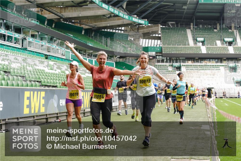 13.09.2026 - 21. swb-Marathon Bremen Michael Burmester http://msf.ph/oto/10457042 13.09.2026 10:33:26 Laufen im Stadion 10018, 10067, 10078, 10166, 10177, 10184, 10203, 10211, 10226, 10236, 10240, 10243, 10246, 10249, 10254, 10256, 10297, 10300, 10322, 10355, 10365, 10372, 10374, 10379, 10383, 10394, 10408, 10410, 10415, 10423, 10428, 10443, 10460, 10486, 10494, 10517, 10518, 10530, 10540, 10550, 10565, 10578, 10604, 10646, 10668, 10670, 10673, 10675, 10687, 10690, 10691, 10699, 10703, 10707, 10721, 10728, 10745, 10749, 10750, 10771, 10772, 10787, 10788, 10794, 10809, 10857 meine-sportfotos.de