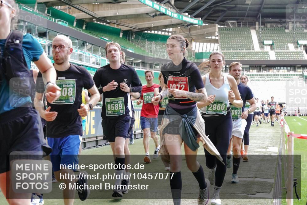 13.09.2026 - 21. swb-Marathon Bremen Michael Burmester http://msf.ph/oto/10457077 13.09.2026 13:11:27 Laufen im Stadion 265, 373, 581, 703, 843, 984, 1113, 1226, 1435, 1738, 1849, 1851, 1855, 1867, 1894, 1936, 1952, 1967, 2202, 2248, 2268, 2281, 2284, 2299, 2330, 2333, 2336, 2339, 2342, 2353, 2375, 2377, 2398, 2426, 2432, 2443, 2530, 2531, 2553, 2589, 2654, 2659, 2669, 2673, 2682, 2784, 2785, 2804, 2819, 2822, 2836, 2850, 2907, 2932, 2976, 3026, 3027, 3079, 3082, 3089, 3122, 3143, 3159, 3174, 3207, 3208, 3308, 3328, 3349, 3352, 3370, 3409, 3410, 3470, 3549, 551 meine-sportfotos.de