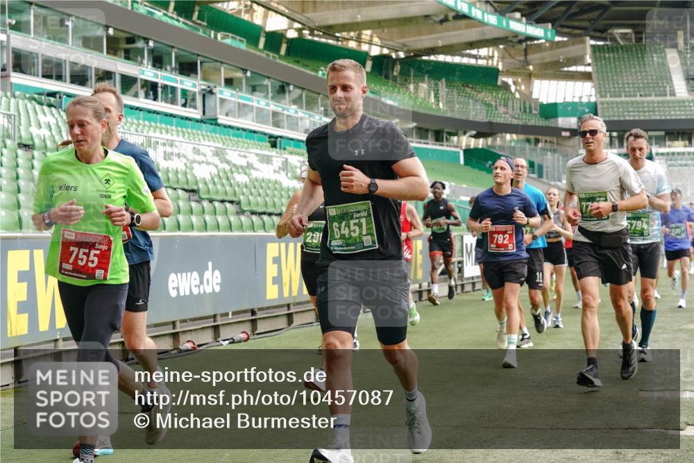 13.09.2026 - 21. swb-Marathon Bremen Michael Burmester http://msf.ph/oto/10457087 13.09.2026 12:53:46 Laufen im Stadion 102, 107, 145, 161, 189, 313, 376, 385, 461, 472, 481, 541, 560, 615, 616, 666, 675, 683, 696, 740, 755, 792, 816, 827, 982, 985, 987, 1033, 1056, 1076, 1207, 1252, 1297, 1419, 1433, 1445, 1468, 1528, 1542, 1551, 1631, 1646, 1658, 1664, 1704, 1707, 1814, 2007, 2043, 2055, 2203, 2280, 2350, 2362, 2401, 2422, 2454, 2480, 2499, 2623, 2701, 2767, 2801, 2820, 2824, 2858, 2882, 2913, 2962, 2971, 2997, 3012, 3054, 3149, 3236, 3336, 3357, 3362, 3413, 3448, 4605 meine-sportfotos.de