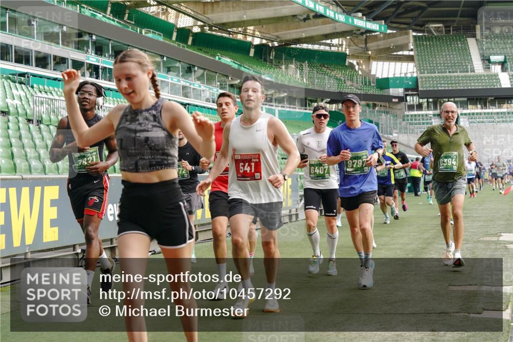 13.09.2026 - 21. swb-Marathon Bremen Michael Burmester http://msf.ph/oto/10457292 13.09.2026 12:53:50 Laufen im Stadion 102, 145, 161, 189, 313, 376, 385, 461, 472, 481, 541, 560, 615, 616, 666, 675, 683, 696, 740, 755, 792, 816, 827, 982, 985, 987, 1033, 1053, 1056, 1076, 1207, 1252, 1297, 1419, 1433, 1445, 1468, 1528, 1542, 1551, 1631, 1646, 1658, 1664, 1704, 1707, 1814, 2007, 2043, 2055, 2203, 2280, 2350, 2362, 2401, 2422, 2454, 2480, 2499, 2623, 2701, 2767, 2801, 2820, 2824, 2858, 2882, 2913, 2962, 2971, 2997, 3012, 3054, 3149, 3206, 3236, 3357, 3362, 3413, 3448, 4605 meine-sportfotos.de