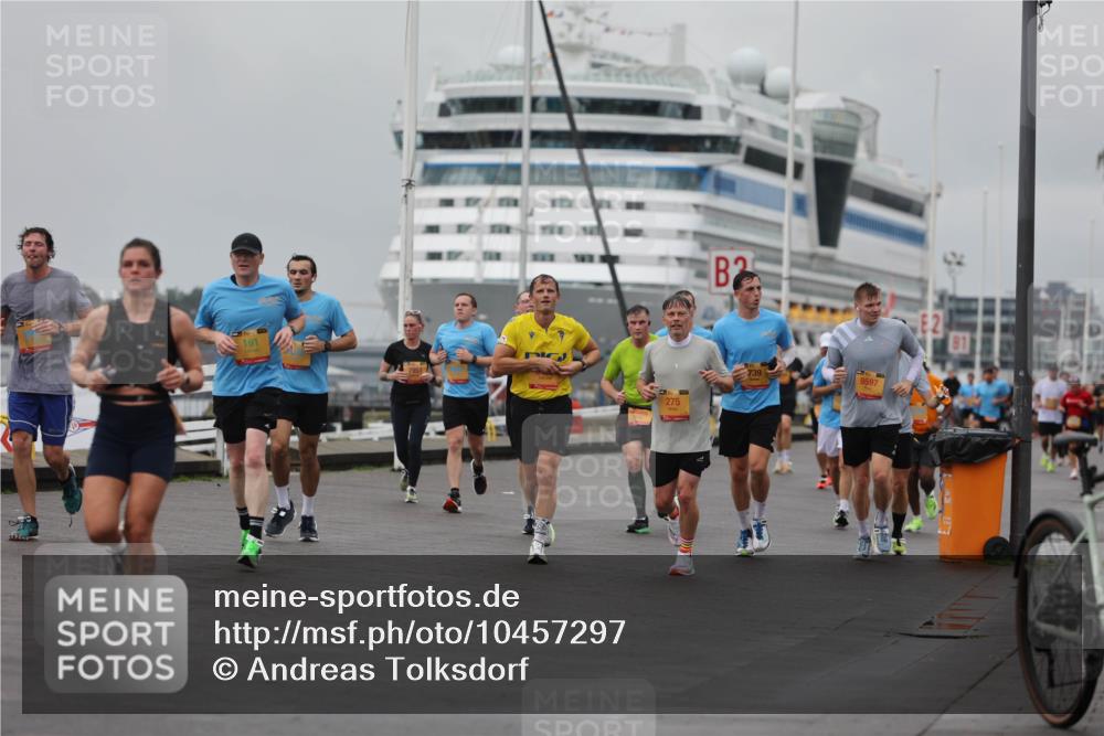 13.09.2026 - Kiel Lauf Andreas Tolksdorf http://msf.ph/oto/10457297 13.09.2026 11:58:19 Kiellinie 275, 2, 9597 meine-sportfotos.de