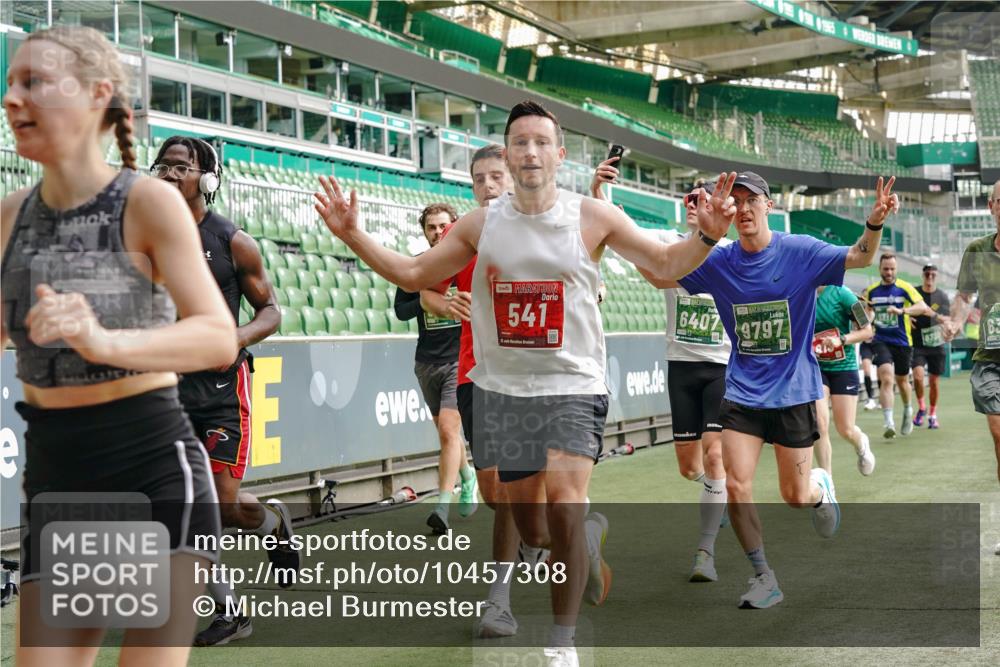 13.09.2026 - 21. swb-Marathon Bremen Michael Burmester http://msf.ph/oto/10457308 13.09.2026 12:53:50 Laufen im Stadion 102, 145, 161, 189, 313, 376, 385, 461, 472, 481, 541, 560, 615, 616, 666, 675, 683, 696, 740, 755, 792, 816, 827, 982, 985, 987, 1033, 1053, 1056, 1076, 1207, 1252, 1297, 1419, 1433, 1445, 1468, 1528, 1542, 1551, 1631, 1646, 1658, 1664, 1704, 1707, 1814, 2007, 2043, 2055, 2203, 2280, 2350, 2362, 2401, 2422, 2454, 2480, 2499, 2623, 2701, 2767, 2801, 2820, 2824, 2858, 2882, 2913, 2962, 2971, 2997, 3012, 3054, 3149, 3206, 3236, 3357, 3362, 3413, 3448, 4605 meine-sportfotos.de