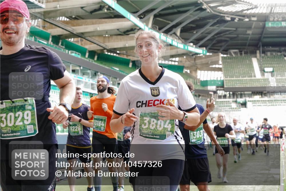 13.09.2026 - 21. swb-Marathon Bremen Michael Burmester http://msf.ph/oto/10457326 13.09.2026 13:11:31 Laufen im Stadion 265, 373, 581, 703, 843, 984, 1113, 1226, 1435, 1738, 1849, 1851, 1855, 1867, 1894, 1936, 1952, 1967, 2202, 2248, 2268, 2281, 2284, 2299, 2330, 2333, 2336, 2339, 2342, 2353, 2375, 2377, 2398, 2426, 2432, 2443, 2531, 2553, 2589, 2654, 2659, 2669, 2673, 2682, 2784, 2804, 2819, 2822, 2836, 2850, 2907, 2932, 2976, 3026, 3027, 3079, 3082, 3089, 3122, 3143, 3159, 3174, 3207, 3208, 3308, 3328, 3349, 3352, 3370, 3409, 3410, 3470, 3549, 551 meine-sportfotos.de