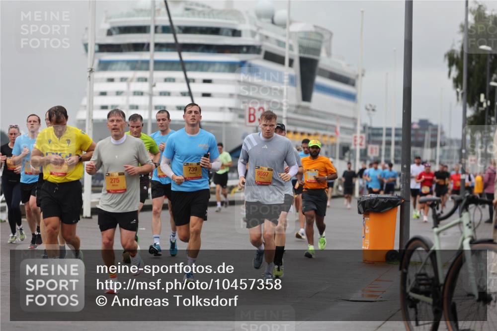 13.09.2026 - Kiel Lauf Andreas Tolksdorf http://msf.ph/oto/10457358 13.09.2026 11:58:21 Kiellinie 339, 275, 739, 9597 meine-sportfotos.de
