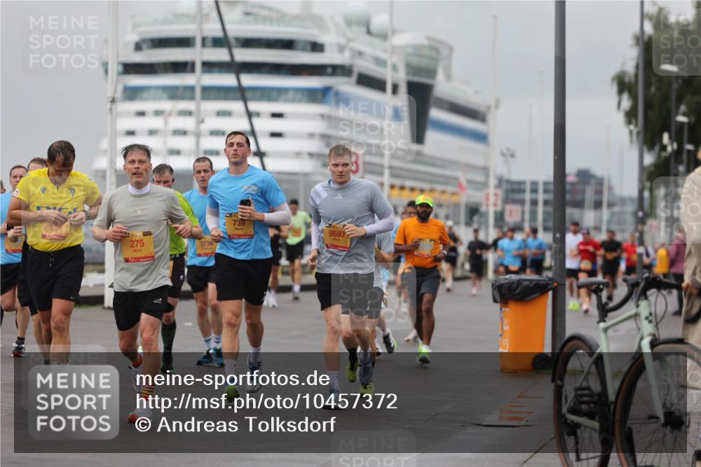 13.09.2026 - Kiel Lauf Andreas Tolksdorf http://msf.ph/oto/10457372 13.09.2026 11:58:21 Kiellinie 275, 3736, 739, 9597 meine-sportfotos.de