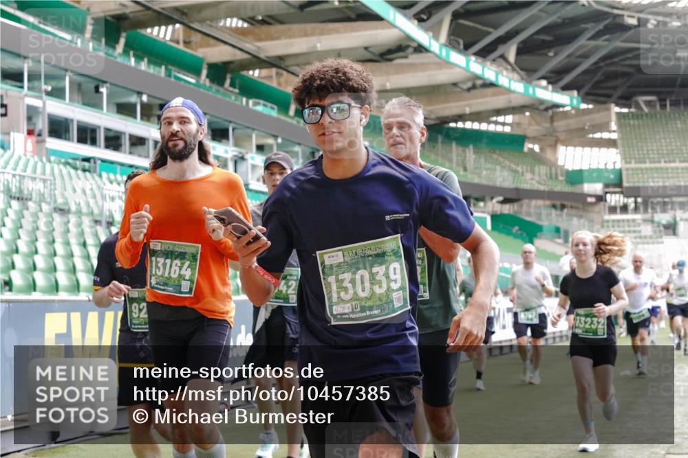 13.09.2026 - 21. swb-Marathon Bremen Michael Burmester http://msf.ph/oto/10457385 13.09.2026 13:11:32 Laufen im Stadion 265, 373, 581, 703, 843, 984, 1113, 1226, 1435, 1738, 1849, 1851, 1855, 1867, 1894, 1936, 1952, 1967, 2202, 2248, 2268, 2281, 2284, 2299, 2330, 2333, 2336, 2339, 2342, 2353, 2375, 2377, 2398, 2426, 2432, 2443, 2531, 2553, 2589, 2654, 2659, 2669, 2673, 2682, 2784, 2804, 2819, 2822, 2836, 2850, 2907, 2932, 2976, 3026, 3027, 3079, 3082, 3089, 3122, 3143, 3159, 3174, 3207, 3208, 3308, 3328, 3349, 3352, 3370, 3409, 3410, 3470, 3549, 551 meine-sportfotos.de
