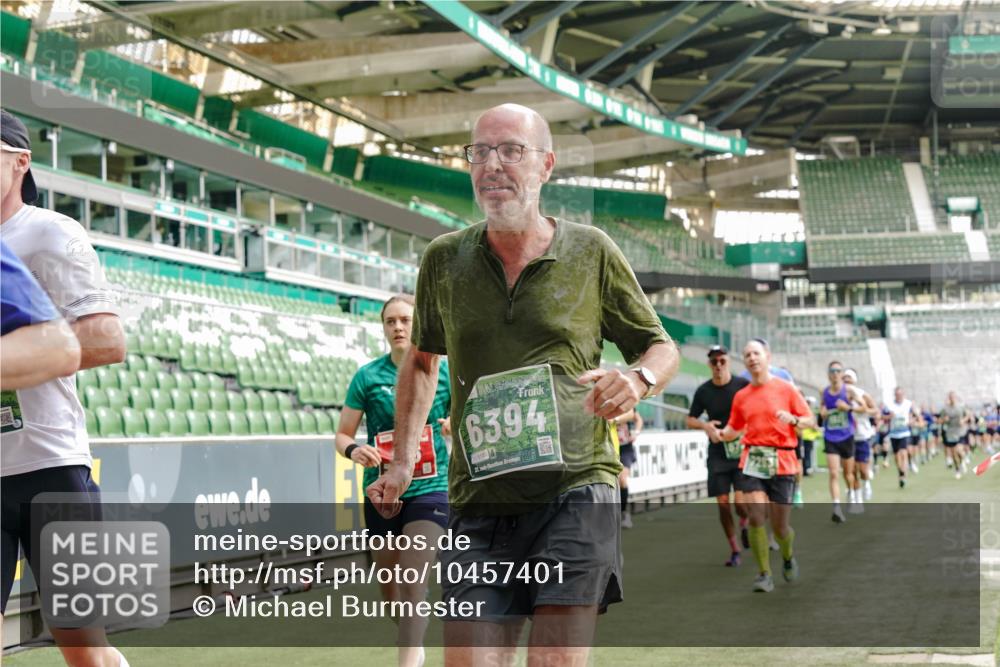 13.09.2026 - 21. swb-Marathon Bremen Michael Burmester http://msf.ph/oto/10457401 13.09.2026 12:53:52 Laufen im Stadion 102, 145, 161, 189, 313, 376, 385, 461, 472, 481, 541, 560, 615, 616, 666, 675, 683, 696, 740, 755, 792, 816, 827, 982, 985, 987, 1033, 1053, 1056, 1076, 1207, 1252, 1297, 1419, 1433, 1445, 1468, 1528, 1542, 1551, 1631, 1646, 1658, 1664, 1704, 1707, 1814, 2007, 2043, 2055, 2203, 2280, 2350, 2362, 2401, 2422, 2454, 2480, 2499, 2623, 2701, 2767, 2801, 2820, 2824, 2858, 2870, 2882, 2913, 2962, 2971, 2997, 3012, 3054, 3149, 3206, 3236, 3357, 3362, 3413, 4605 meine-sportfotos.de