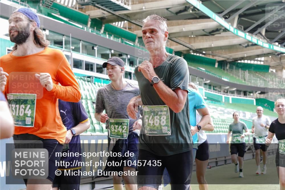 13.09.2026 - 21. swb-Marathon Bremen Michael Burmester http://msf.ph/oto/10457435 13.09.2026 13:11:32 Laufen im Stadion 265, 373, 581, 703, 843, 984, 1113, 1226, 1435, 1738, 1849, 1851, 1855, 1867, 1894, 1936, 1952, 1967, 2202, 2248, 2268, 2281, 2284, 2299, 2330, 2333, 2336, 2339, 2342, 2353, 2375, 2377, 2398, 2426, 2432, 2443, 2531, 2553, 2589, 2654, 2659, 2669, 2673, 2682, 2784, 2804, 2819, 2822, 2836, 2850, 2907, 2932, 2976, 3026, 3027, 3079, 3082, 3089, 3122, 3143, 3159, 3174, 3207, 3208, 3308, 3328, 3349, 3352, 3370, 3409, 3410, 3470, 3549, 551 meine-sportfotos.de