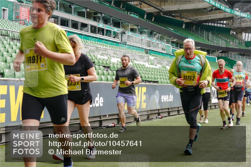 13.09.2026 - 21. swb-Marathon Bremen Michael Burmester http://msf.ph/oto/10457641 13.09.2026 10:33:36 Laufen im Stadion 10018, 10067, 10078, 10166, 10177, 10184, 10203, 10211, 10226, 10236, 10240, 10243, 10249, 10254, 10256, 10297, 10300, 10322, 10355, 10365, 10372, 10374, 10379, 10383, 10394, 10408, 10410, 10415, 10423, 10428, 10460, 10486, 10494, 10517, 10518, 10530, 10550, 10565, 10578, 10604, 10668, 10670, 10673, 10675, 10687, 10690, 10691, 10699, 10700, 10707, 10721, 10728, 10745, 10749, 10750, 10771, 10772, 10787, 10788, 10794, 10809, 10828, 10857, 10914, 11126 meine-sportfotos.de