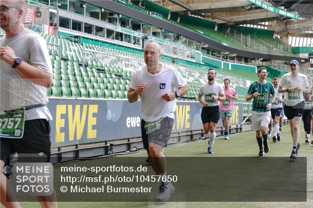 13.09.2026 - 21. swb-Marathon Bremen Michael Burmester http://msf.ph/oto/10457650 13.09.2026 13:11:37 Laufen im Stadion 265, 373, 581, 703, 843, 984, 1113, 1226, 1435, 1738, 1849, 1851, 1855, 1894, 1936, 1952, 1967, 2202, 2248, 2268, 2281, 2284, 2299, 2330, 2333, 2336, 2339, 2342, 2353, 2375, 2377, 2398, 2426, 2432, 2443, 2531, 2589, 2654, 2659, 2669, 2673, 2682, 2784, 2804, 2819, 2822, 2836, 2850, 2907, 2932, 2976, 3026, 3027, 3079, 3082, 3089, 3122, 3143, 3159, 3174, 3207, 3208, 3308, 3328, 3349, 3352, 3370, 3409, 3410, 3470, 3549, 551 meine-sportfotos.de