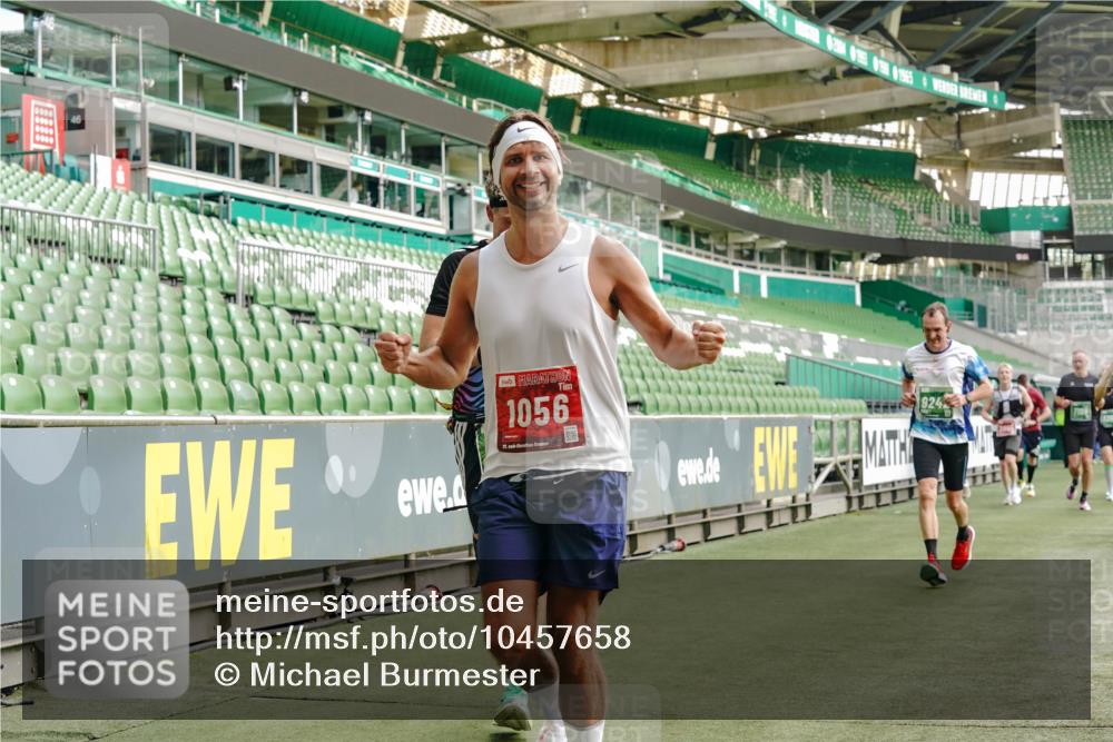 13.09.2026 - 21. swb-Marathon Bremen Michael Burmester http://msf.ph/oto/10457658 13.09.2026 12:53:59 Laufen im Stadion 102, 145, 161, 189, 201, 313, 376, 385, 461, 472, 481, 541, 560, 615, 616, 666, 675, 696, 740, 755, 816, 827, 982, 985, 987, 1053, 1056, 1076, 1207, 1252, 1297, 1419, 1433, 1445, 1468, 1528, 1542, 1551, 1631, 1646, 1658, 1664, 1704, 1707, 1814, 2007, 2043, 2055, 2203, 2280, 2350, 2362, 2390, 2401, 2422, 2454, 2499, 2623, 2701, 2733, 2801, 2820, 2824, 2858, 2870, 2882, 2913, 2962, 2971, 2997, 3012, 3054, 3149, 3206, 3236, 3241, 3356, 3357, 3362, 3413, 4605 meine-sportfotos.de