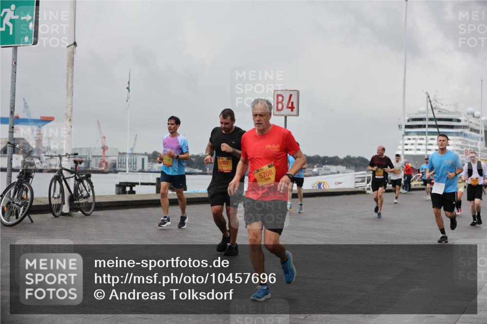13.09.2026 - Kiel Lauf Andreas Tolksdorf http://msf.ph/oto/10457696 13.09.2026 11:58:54 Kiellinie 6907, 139, 5708, 4 meine-sportfotos.de