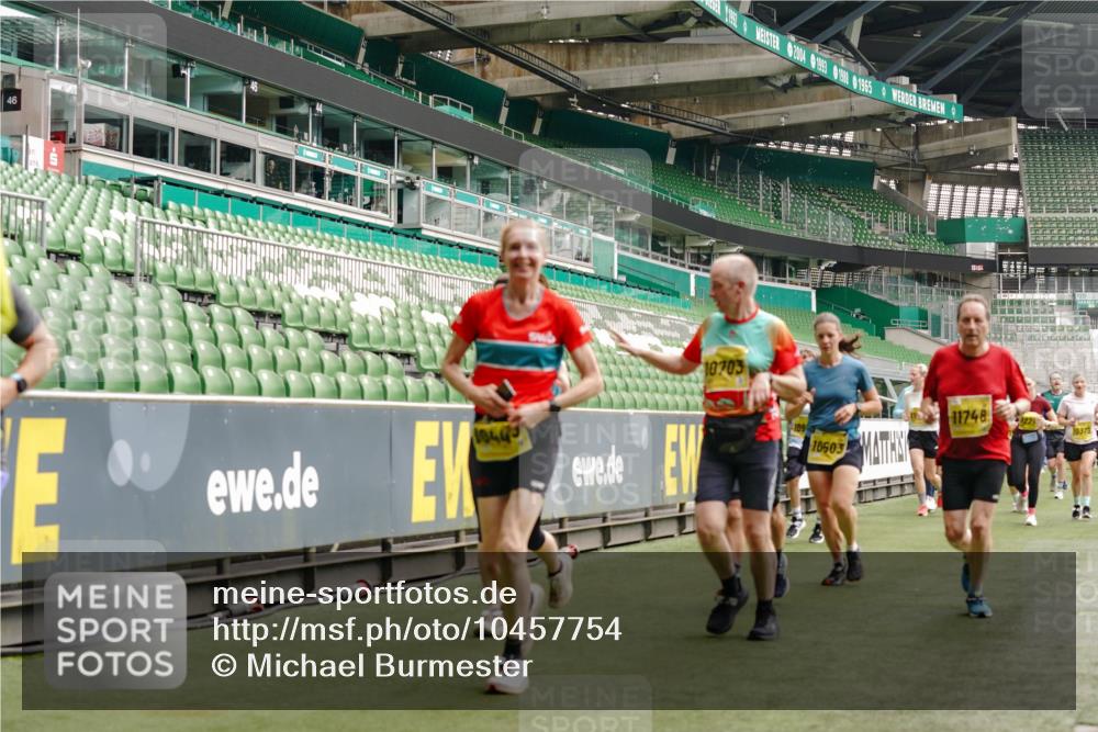 13.09.2026 - 21. swb-Marathon Bremen Michael Burmester http://msf.ph/oto/10457754 13.09.2026 10:33:38 Laufen im Stadion 10018, 10067, 10078, 10166, 10177, 10184, 10203, 10211, 10226, 10236, 10240, 10243, 10249, 10254, 10256, 10297, 10300, 10322, 10355, 10356, 10365, 10372, 10374, 10379, 10383, 10394, 10408, 10410, 10415, 10423, 10428, 10460, 10486, 10494, 10517, 10518, 10530, 10550, 10565, 10578, 10604, 10668, 10670, 10673, 10675, 10687, 10690, 10691, 10699, 10700, 10707, 10721, 10728, 10745, 10749, 10750, 10771, 10772, 10787, 10788, 10794, 10809, 10828, 10857, 10914, 11126 meine-sportfotos.de