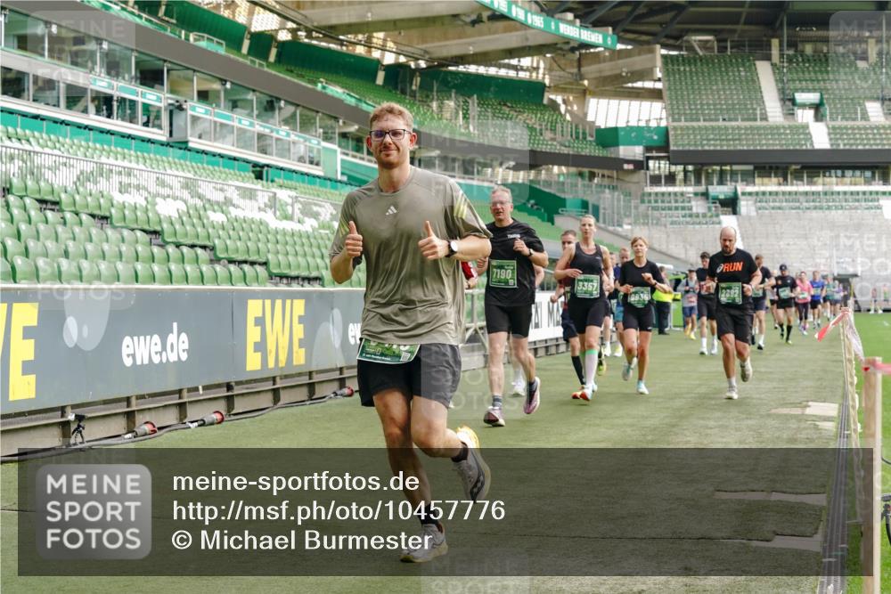 13.09.2026 - 21. swb-Marathon Bremen Michael Burmester http://msf.ph/oto/10457776 13.09.2026 12:54:03 Laufen im Stadion 102, 145, 161, 189, 201, 313, 376, 385, 461, 472, 481, 541, 560, 615, 616, 666, 675, 696, 740, 755, 816, 827, 982, 985, 987, 1053, 1056, 1076, 1207, 1252, 1297, 1419, 1433, 1445, 1468, 1528, 1542, 1551, 1631, 1658, 1664, 1704, 1707, 1814, 2043, 2055, 2280, 2350, 2362, 2390, 2401, 2422, 2454, 2499, 2623, 2701, 2733, 2801, 2820, 2824, 2858, 2870, 2882, 2913, 2922, 2962, 2971, 2997, 3012, 3054, 3206, 3236, 3241, 3356, 3357, 3362, 3413, 4605 meine-sportfotos.de