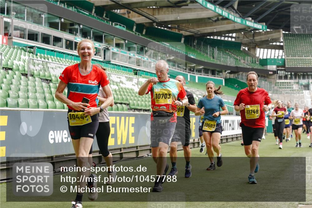 13.09.2026 - 21. swb-Marathon Bremen Michael Burmester http://msf.ph/oto/10457788 13.09.2026 10:33:38 Laufen im Stadion 10018, 10067, 10078, 10166, 10177, 10184, 10203, 10211, 10226, 10236, 10240, 10243, 10249, 10254, 10256, 10297, 10300, 10322, 10355, 10356, 10365, 10372, 10374, 10379, 10383, 10394, 10408, 10410, 10415, 10423, 10428, 10460, 10486, 10494, 10517, 10518, 10530, 10550, 10565, 10578, 10604, 10668, 10670, 10673, 10675, 10687, 10690, 10691, 10699, 10700, 10707, 10721, 10728, 10745, 10749, 10750, 10771, 10772, 10787, 10788, 10794, 10809, 10828, 10857, 10914, 11126 meine-sportfotos.de