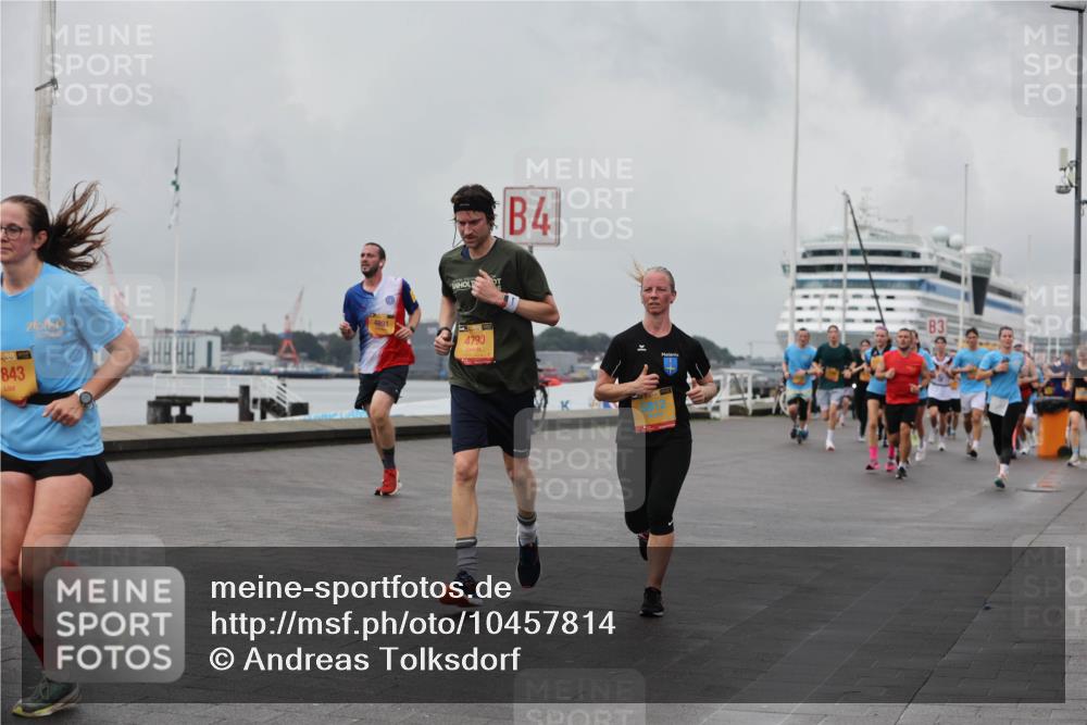 13.09.2026 - Kiel Lauf Andreas Tolksdorf http://msf.ph/oto/10457814 13.09.2026 11:59:05 Kiellinie 38, 843, 4891, 4730, 4, 3 meine-sportfotos.de