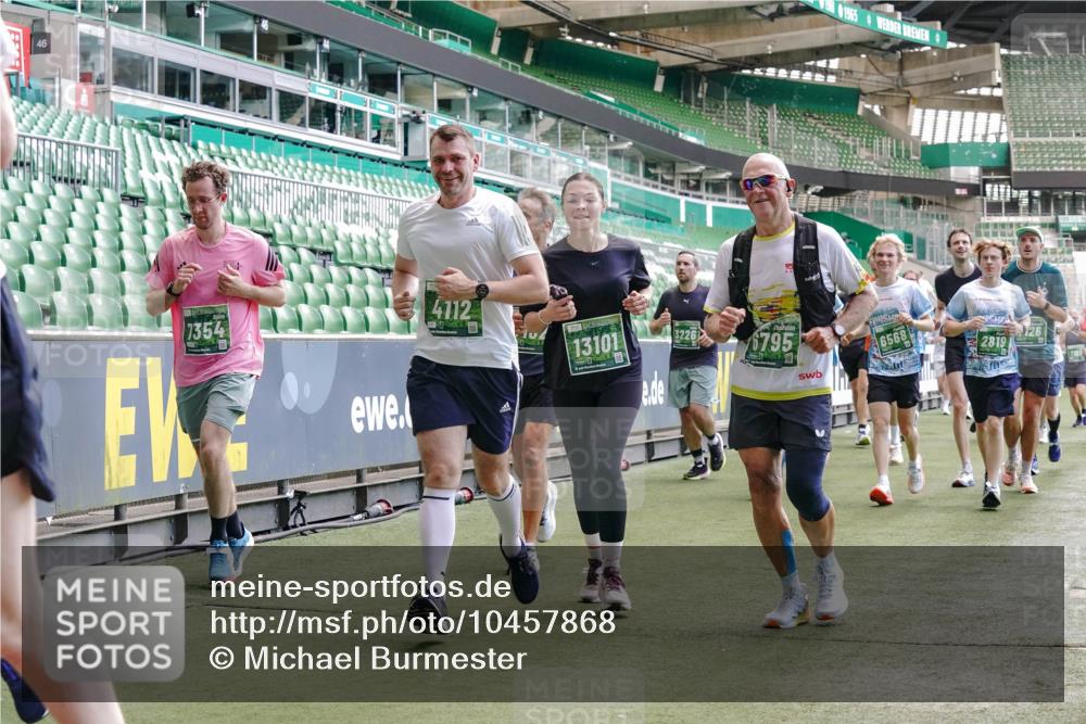 13.09.2026 - 21. swb-Marathon Bremen Michael Burmester http://msf.ph/oto/10457868 13.09.2026 13:11:40 Laufen im Stadion 265, 373, 581, 703, 843, 984, 1113, 1226, 1435, 1738, 1849, 1851, 1894, 1936, 1952, 1967, 2202, 2248, 2281, 2284, 2299, 2330, 2333, 2336, 2339, 2342, 2353, 2375, 2377, 2398, 2426, 2432, 2443, 2531, 2589, 2654, 2659, 2669, 2673, 2682, 2784, 2804, 2819, 2822, 2836, 2850, 2907, 2932, 2976, 3026, 3027, 3079, 3082, 3089, 3122, 3143, 3155, 3159, 3174, 3207, 3208, 3308, 3328, 3349, 3352, 3370, 3409, 3410, 3470, 3549, 551 meine-sportfotos.de