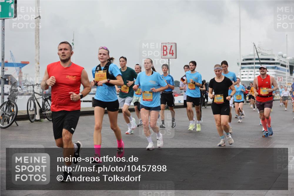 13.09.2026 - Kiel Lauf Andreas Tolksdorf http://msf.ph/oto/10457898 13.09.2026 11:59:11 Kiellinie 11367, 7395, 4, 5402, 3 meine-sportfotos.de