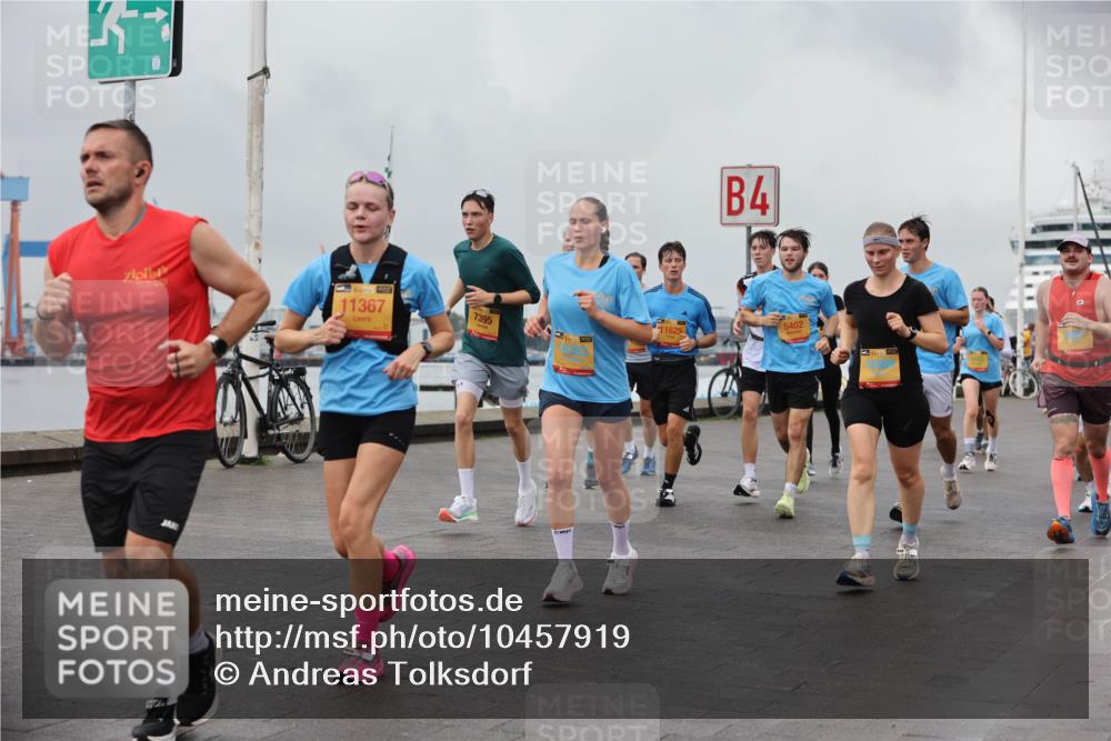 13.09.2026 - Kiel Lauf Andreas Tolksdorf http://msf.ph/oto/10457919 13.09.2026 11:59:12 Kiellinie 4, 39, 11367, 4, 5402, 7395, 11625 meine-sportfotos.de