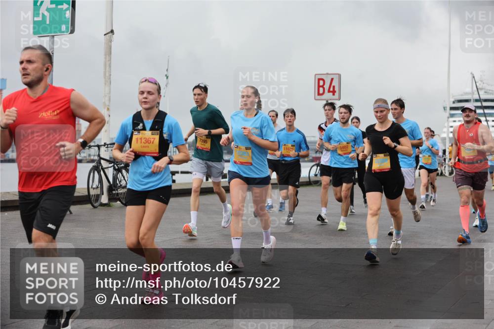 13.09.2026 - Kiel Lauf Andreas Tolksdorf http://msf.ph/oto/10457922 13.09.2026 11:59:12 Kiellinie 11367, 4, 5402, 7395, 11625 meine-sportfotos.de