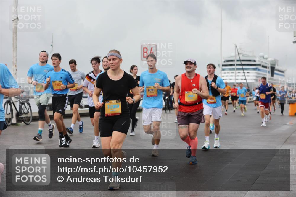 13.09.2026 - Kiel Lauf Andreas Tolksdorf http://msf.ph/oto/10457952 13.09.2026 11:59:13 Kiellinie 11625, 10389, 6091, 3861, 119 meine-sportfotos.de