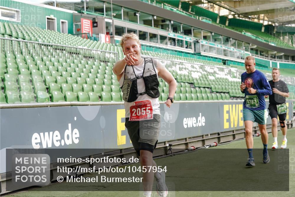 13.09.2026 - 21. swb-Marathon Bremen Michael Burmester http://msf.ph/oto/10457954 13.09.2026 12:54:08 Laufen im Stadion 102, 145, 161, 189, 201, 313, 376, 385, 461, 472, 481, 541, 560, 615, 616, 666, 675, 696, 740, 755, 816, 827, 982, 985, 987, 1053, 1056, 1076, 1207, 1419, 1433, 1445, 1468, 1528, 1551, 1631, 1658, 1664, 1704, 1707, 1814, 2055, 2280, 2350, 2362, 2390, 2401, 2422, 2454, 2474, 2499, 2623, 2701, 2733, 2801, 2820, 2824, 2858, 2870, 2882, 2913, 2922, 2962, 2971, 2997, 3012, 3054, 3134, 3175, 3206, 3236, 3241, 3356, 3357, 3362, 3413, 4605 meine-sportfotos.de