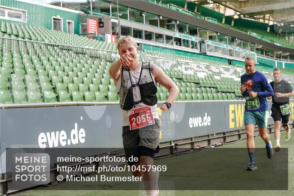 13.09.2026 - 21. swb-Marathon Bremen Michael Burmester http://msf.ph/oto/10457969 13.09.2026 12:54:08 Laufen im Stadion 102, 145, 161, 189, 201, 313, 376, 385, 461, 472, 481, 541, 560, 615, 616, 666, 675, 696, 740, 755, 816, 827, 982, 985, 987, 1053, 1056, 1076, 1207, 1419, 1433, 1445, 1468, 1528, 1551, 1631, 1658, 1664, 1704, 1707, 1814, 2055, 2280, 2350, 2362, 2390, 2401, 2422, 2454, 2474, 2499, 2623, 2701, 2733, 2801, 2820, 2824, 2858, 2870, 2882, 2913, 2922, 2962, 2971, 2997, 3012, 3054, 3134, 3175, 3206, 3236, 3241, 3356, 3357, 3362, 3413, 4605 meine-sportfotos.de