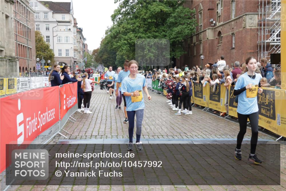 13.09.2026 - Kiel Lauf Yannick Fuchs http://msf.ph/oto/10457992 13.09.2026 09:50:25 Ziel 2811, 2816, 3561, 3698, 4229, 5184, 5254, 5535, 5596, 8023, 9109, 9549, 9793, 10302, 639, 951, 1033, 1366, 1796, 3042, 3602, 3914, 4856, 5535, 5619, 5791, 6359, 6706, 6707, 7142, 7864, 7937, 8042, 8584, 8585, 8589, 8790, 8890, 9122, 9683, 9780, 9793, 10074, 10105, 10108, 10178, 10487, 10491, 10548, 10653, 11565, 11814, 12047, 12462, 797, 1545, 3289, 3838, 4145, 4389, 5851, 6455, 7134, 7694, 8407, 8672, 9990, 10155, 10333, 2066, 3571, 4125, 6359, 6658 meine-sportfotos.de