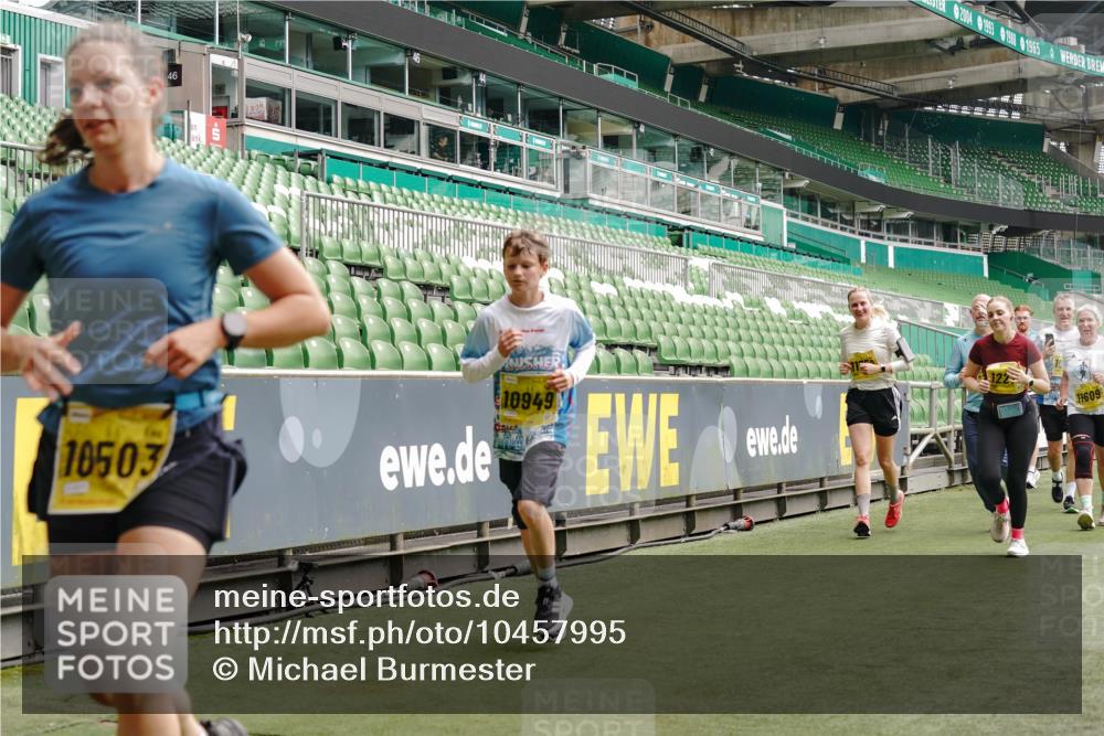 13.09.2026 - 21. swb-Marathon Bremen Michael Burmester http://msf.ph/oto/10457995 13.09.2026 10:33:41 Laufen im Stadion 10018, 10067, 10078, 10166, 10177, 10184, 10203, 10211, 10226, 10236, 10240, 10243, 10249, 10254, 10256, 10297, 10300, 10322, 10355, 10356, 10365, 10372, 10374, 10379, 10383, 10394, 10408, 10410, 10415, 10423, 10428, 10460, 10486, 10494, 10530, 10550, 10565, 10578, 10604, 10668, 10670, 10673, 10675, 10687, 10690, 10691, 10699, 10700, 10707, 10721, 10728, 10745, 10749, 10750, 10771, 10772, 10787, 10788, 10794, 10809, 10828, 10857, 10914, 11126, 11343 meine-sportfotos.de