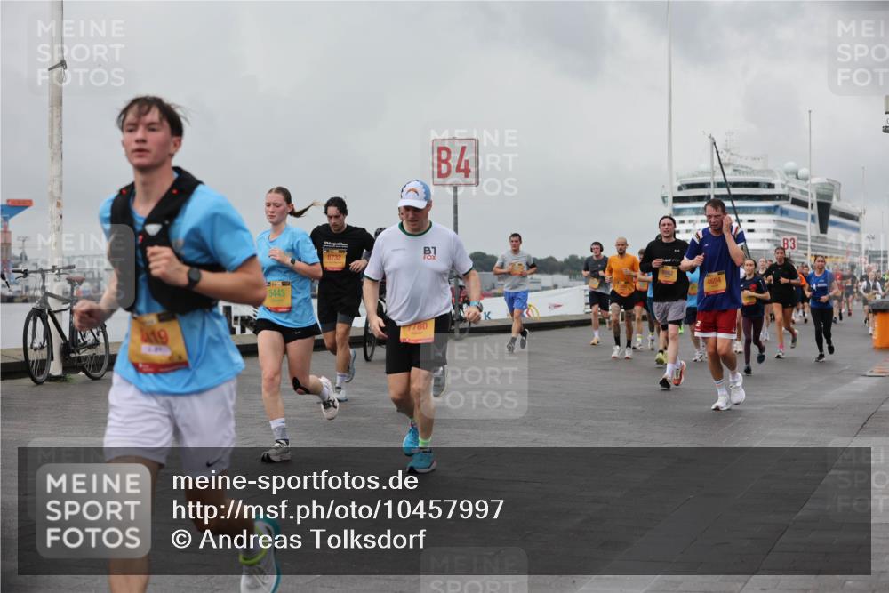 13.09.2026 - Kiel Lauf Andreas Tolksdorf http://msf.ph/oto/10457997 13.09.2026 11:59:15 Kiellinie 419, 5443, 8732, 1, 7780, 4, 4654, 3 meine-sportfotos.de