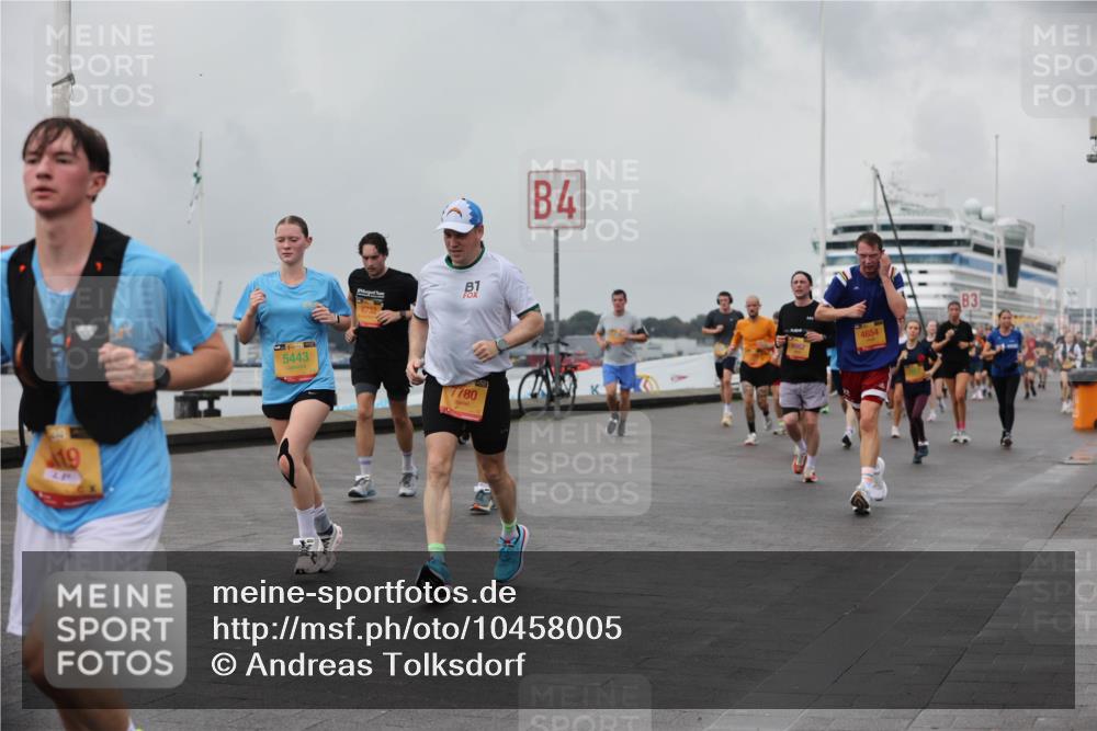 13.09.2026 - Kiel Lauf Andreas Tolksdorf http://msf.ph/oto/10458005 13.09.2026 11:59:16 Kiellinie 19, 39, 5443, 8732, 1, 7780, 4, 4654 meine-sportfotos.de