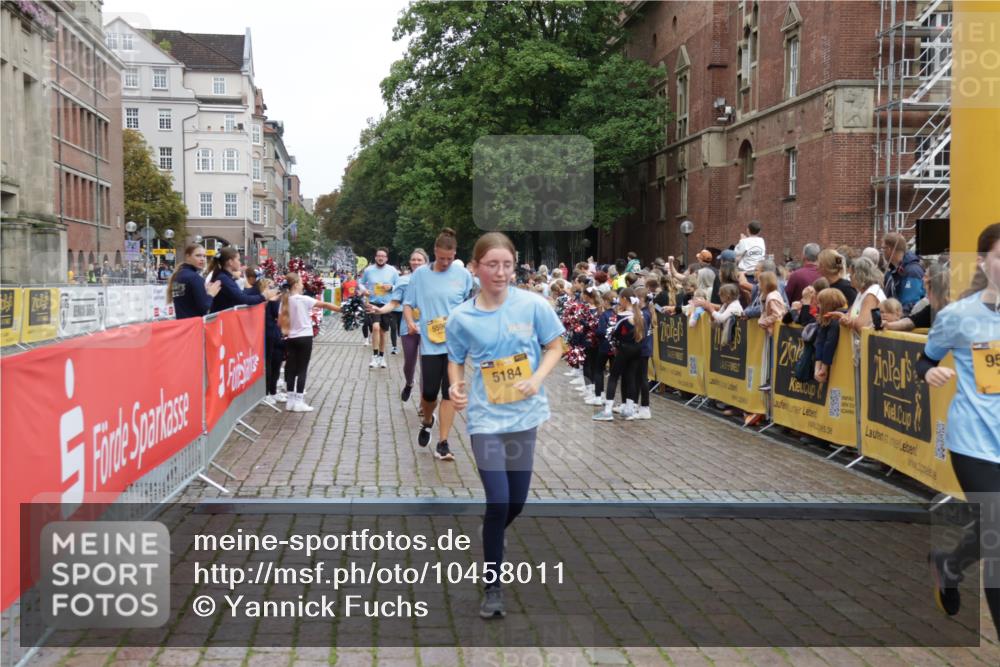 13.09.2026 - Kiel Lauf Yannick Fuchs http://msf.ph/oto/10458011 13.09.2026 09:50:25 Ziel 2811, 2816, 3561, 3698, 4229, 5184, 5254, 5535, 5596, 8023, 9109, 9549, 9793, 10302, 639, 951, 1033, 1366, 1796, 3042, 3602, 3914, 4856, 5535, 5619, 5791, 6359, 6706, 6707, 7142, 7864, 7937, 8042, 8584, 8585, 8589, 8790, 8890, 9122, 9683, 9780, 9793, 10074, 10105, 10108, 10178, 10487, 10491, 10548, 10653, 11565, 11814, 12047, 12462, 797, 1545, 3289, 3838, 4145, 4389, 5851, 6455, 7134, 7694, 8407, 8672, 9990, 10155, 10333, 2066, 3571, 4125, 6359, 6658 meine-sportfotos.de