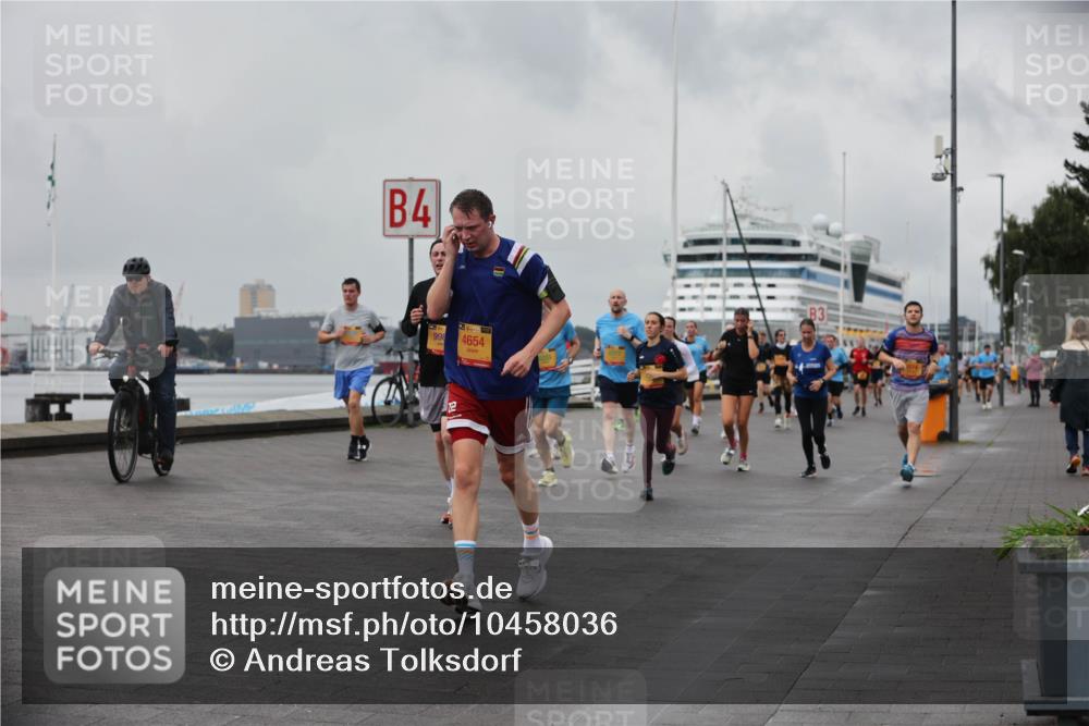 13.09.2026 - Kiel Lauf Andreas Tolksdorf http://msf.ph/oto/10458036 13.09.2026 11:59:17 Kiellinie 4, 998, 4654, 22, 3 meine-sportfotos.de