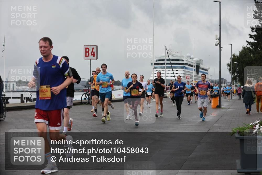 13.09.2026 - Kiel Lauf Andreas Tolksdorf http://msf.ph/oto/10458043 13.09.2026 11:59:18 Kiellinie 9135, 4654, 4, 7057, 3 meine-sportfotos.de