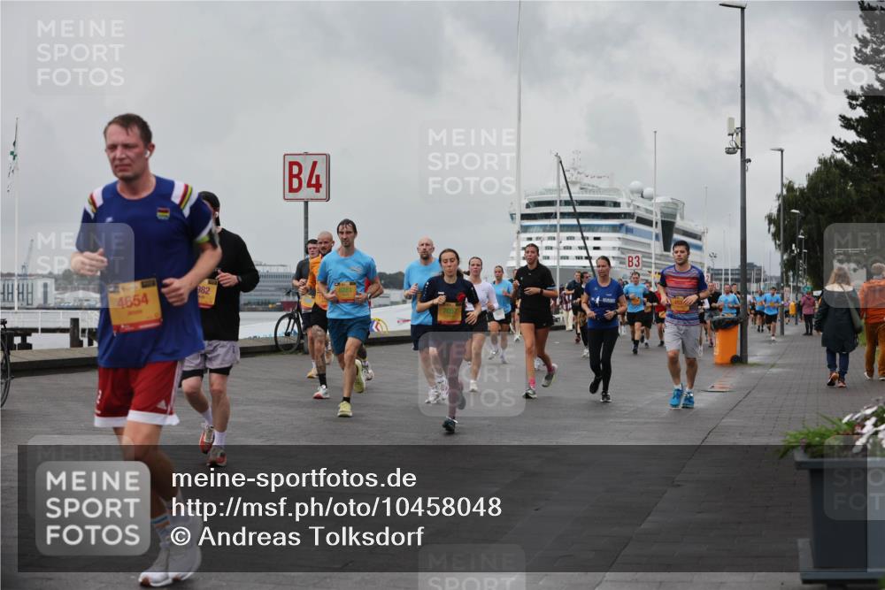 13.09.2026 - Kiel Lauf Andreas Tolksdorf http://msf.ph/oto/10458048 13.09.2026 11:59:19 Kiellinie 4, 4654, 982, 7052, 3 meine-sportfotos.de