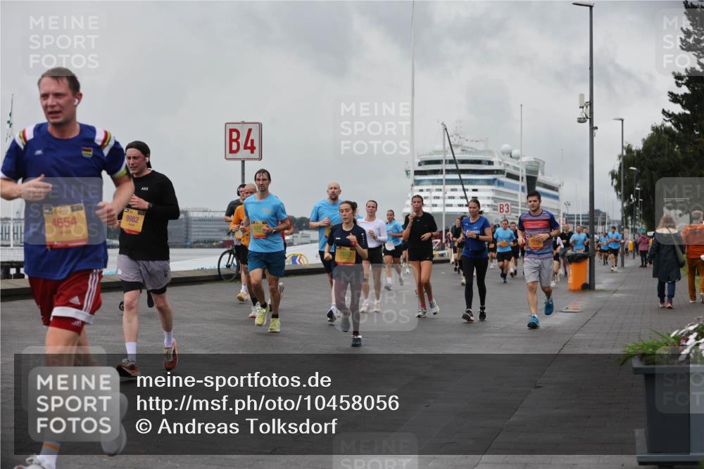 13.09.2026 - Kiel Lauf Andreas Tolksdorf http://msf.ph/oto/10458056 13.09.2026 11:59:19 Kiellinie 4654, 9982, 4, 7057, 3 meine-sportfotos.de
